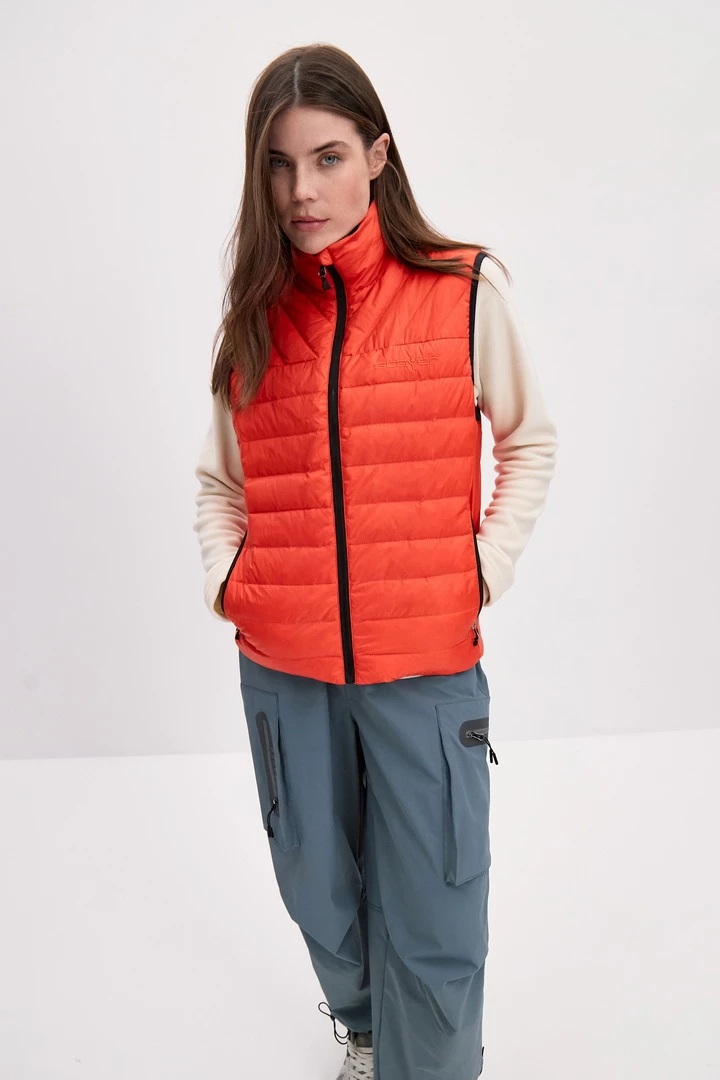 ЖИЛЕТ ПУХОВЫЙ Unisex 25-58672 70 изображение 3